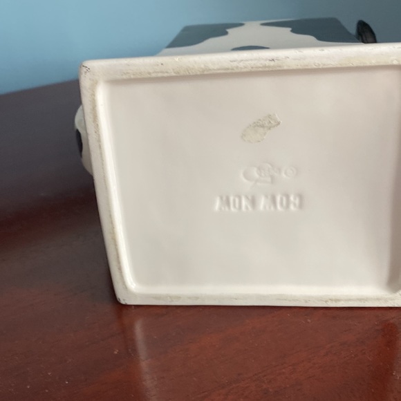 pitcher. Cow Motif - Picture 3 of 3